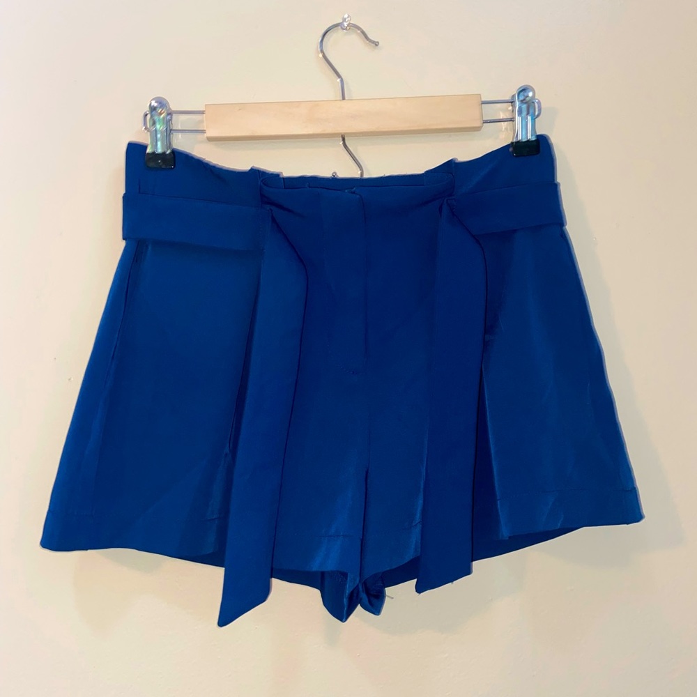 Blue flowy cloth shorts